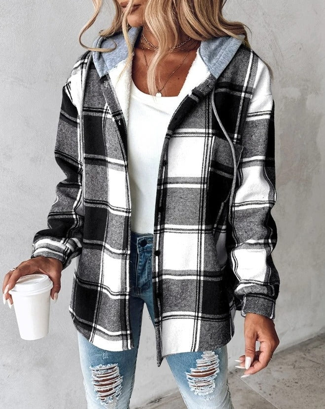 Geruite shacket dames met capuchon, zwart-wit - afbeelding 3